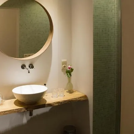 Puurteuven Tussen Kunst En Bed & Breakfast